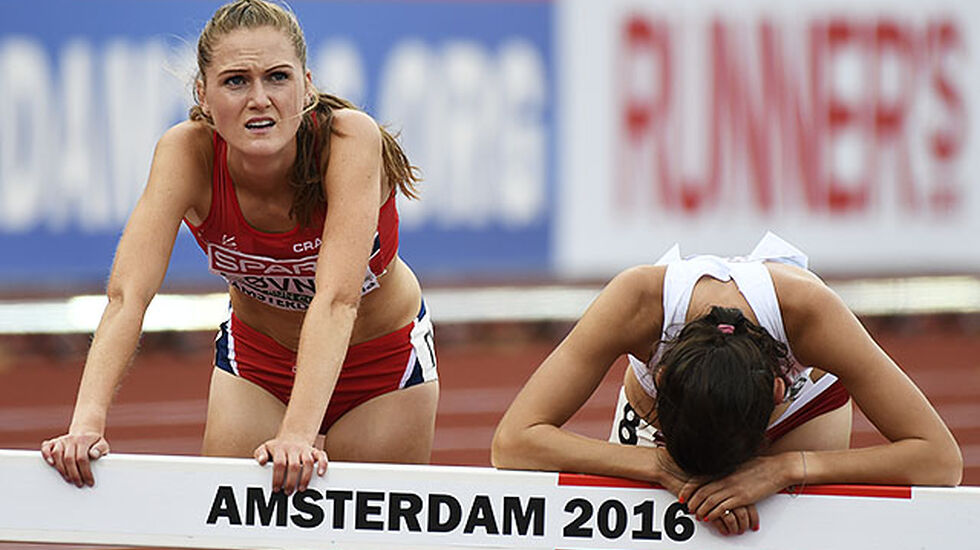 Ingeborg Løvnes hviler ut etter sin første EM-finale. (Foto: Bjørn Johannessen) 