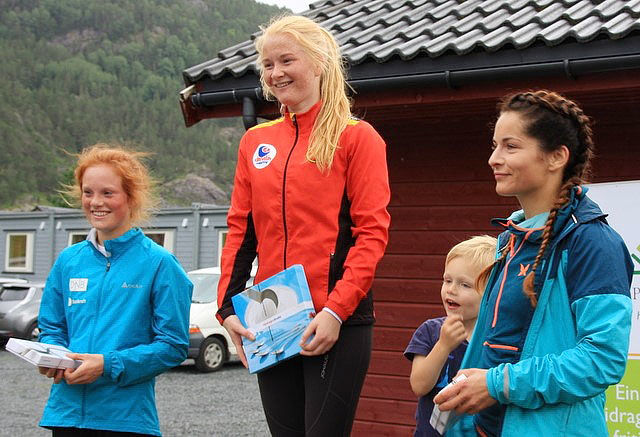 Pallen for damer: Nr. 1 Kjersti Fresvik, nr. 2 Tori Angell og nr. 3 Katrine Sør-Eide.
