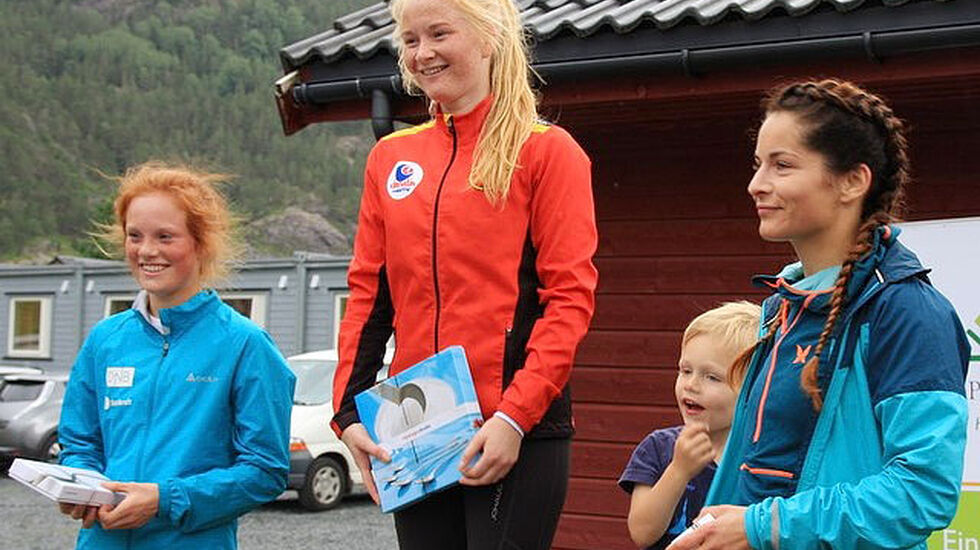 Pallen for damer: Nr. 1 Kjersti Fresvik, nr. 2 Tori Angell og nr. 3 Katrine Sør-Eide.