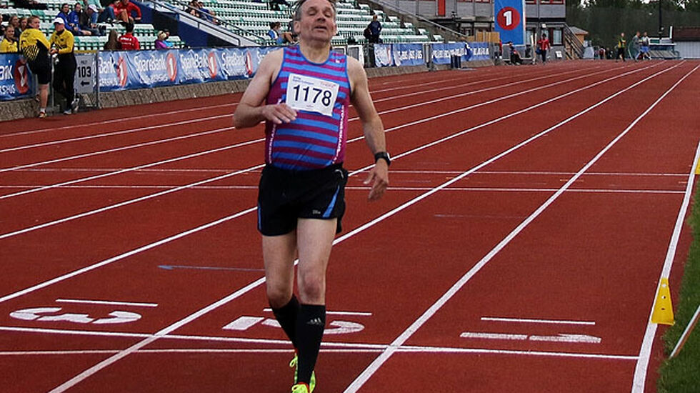 Rolf Birger Karlsen, Stovnerkameratene stilte sporty opp som mosjonist blant de beste på 800m under Tyrvinglekene i sommer. Foto: Heming Leira