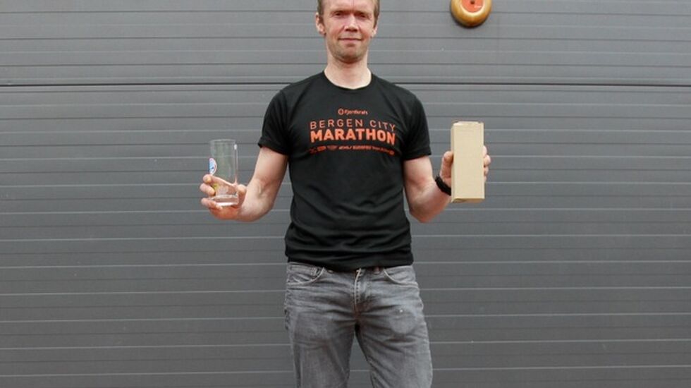 Helge Hafsås kunne enda en gang stå øverst på pallen i et maratonløp. Etter litt motgang og skader er Helge nå på vinnersporet igjen i sitt 51. leveår