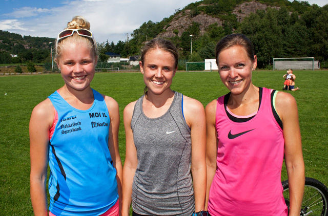 Tre beste kvinner på Duefjellet distansen på 8.7 km i Spangereidløpet.  Foto: Arrangøren