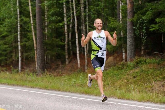 Erik Fossen Nilsen kan juble for seier på sprinten på Lunderseter lørdag. (Foto: Eivind Flensborg)