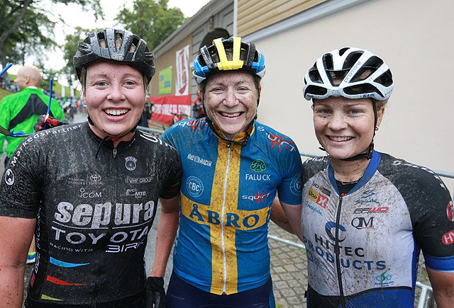 Jennie Stenerhag vant Grenserittet for tredje år på rad. På de neste plassene fulgte haldenserne Emilie Moberg (til høyre) og Ingrid Bøe Jacobsen. (Foto: Kjell Vigestad)