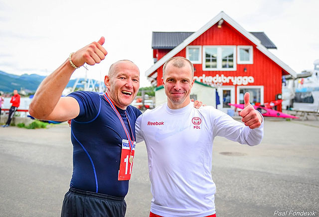Damien Smelter og Btaiej Stankiewicz vant henholdsvis Maraton og halvmaraton i Stokmarknes i den 29.utgaven av Hadsel Maraton. Foto: Paal Fondevik
