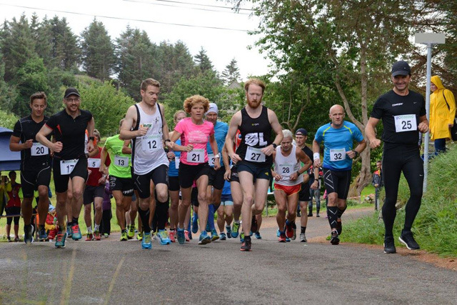 Starten har gått for det femte Møkster Maraton. Foto: Ådne Thomassen
