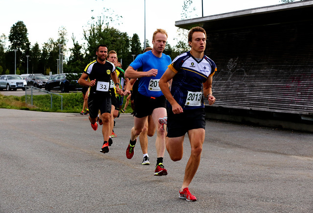 Vetle Christiansen leder her foran Bjørn Dæhlie og Trond Håvard Brunes (foto: Ole Henrik Hytjanstorp).