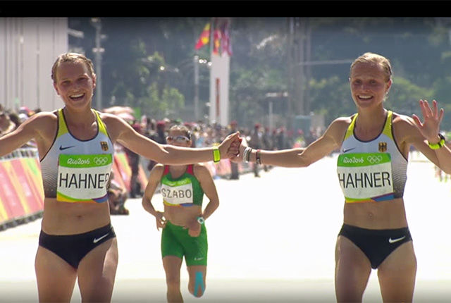 Gleden over å få delta i OL var stor for tvillingene Anna og Lisa Hahner selv om de sportslige resultatene var langt unna målsetningen. (Foto: skjermdump fra TV2 Sumo)