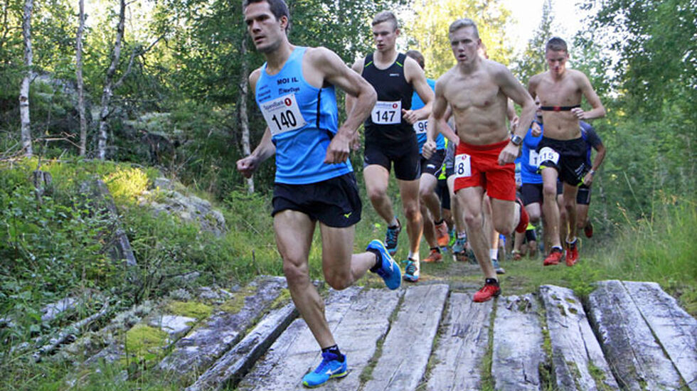 Kjartan Helland og Hans-Inge Klette var i teten fra start til mål. Her leder Helland (140) foran Klette (148) og Joar Turvoll fra Vik IL (147), som ble nr. 3 i løpet. (Foto: Jørgen Skaug)