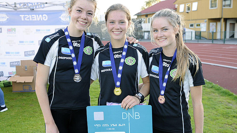 Pallen kvinner senior 1500 meter, Vilde Våge Henriksen, Kristine Lande Dommersnes og Margrete Jørgensen Baustad, alle Haugesund