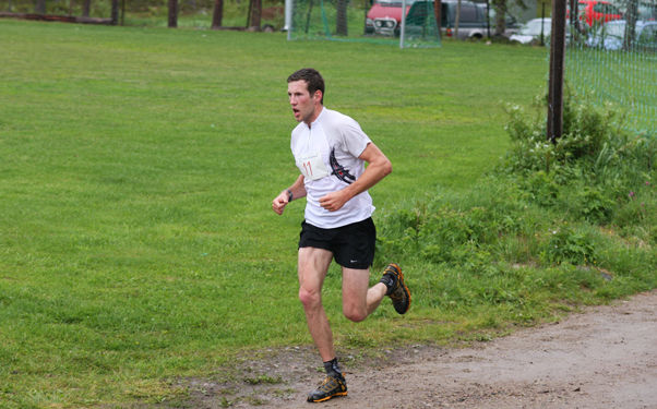 Eirik Messelt løp inn til seier på Jordet stadion i 2009. (Foto: Torfinn Sandbakk)