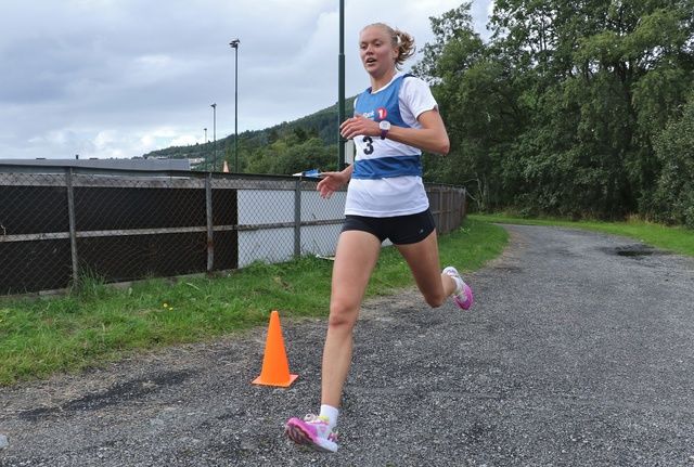 Ingrid Festø, Gular løper inn til ny løyperekord. Foto: Martin Hauge-Nilsen