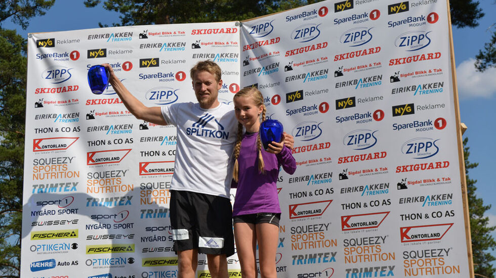 Totalvinnere av Koboltgruvene Opp anno 2015 - og 2016: Emma Kirkeberg Mørk og Per Kristian Nygård. Bildet er tatt etter fjorårets løp. (Arrangørfoto)