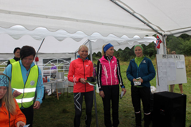  Dei tre raskaste damene til Fonnabu; Frå venstre nr.1 May Britt Buer, nr 2 Karin Hilstad, nr 3. Tina Eik      
