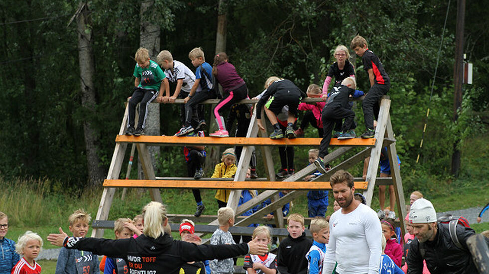 Mange ivrige X-run deltakere! Spesielt barna mistet alle hemninger, - les mer om dette i artikkelen. (Foto: Line Hofoss Holm)