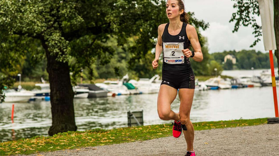 Annie Bersagel sliter med en kneskade og har ikke fått trent helt som hun vil, men klarte en tredjeplass i Tjejmilen. (Foto: arrangøren) 
