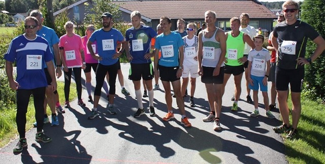 Fellesstart for 6.5 km og 12 km (Foto: IL Express)