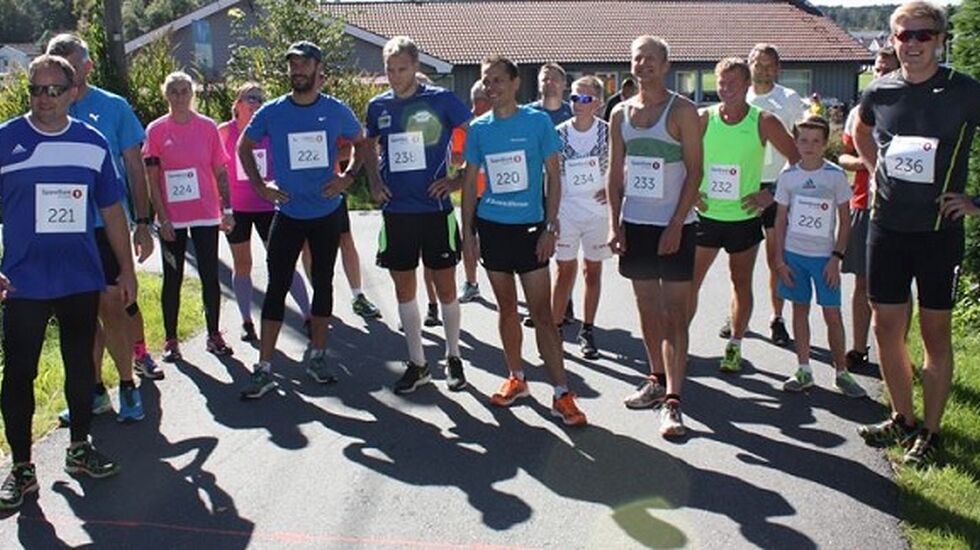 Fellesstart for 6.5 km og 12 km (Foto: IL Express)