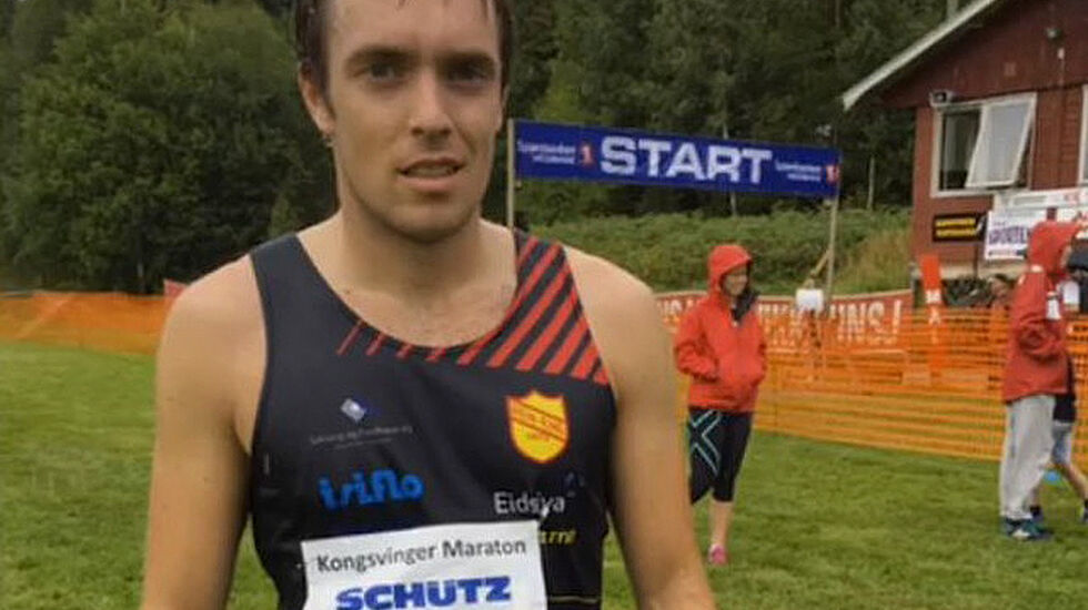 Morten Buchholdt etter sin sterke halvmaraton på Kongsvinger i år der han ble 4. mann på 1.21.18. (Foto: Bjørn Buchholdt)