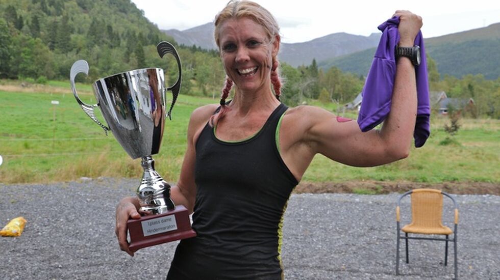 Hege Henriksen, Romerike ultraløpeklubb /team ObstacleTraining vant hindermaratonen.