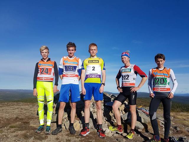 De fem første opp på Hemmelfjellet i flott høstevær den første oktoberdagen (fra v.): Jakob Høsøien, Martin Nordvold Lunde, Martin Grønvold, Vetle Nergård og Erlend Andersen. (Foto: Åslia Skilag)