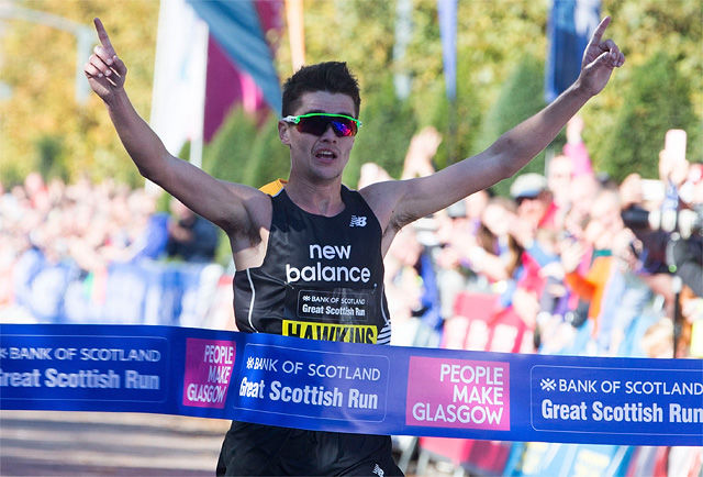Callum Hawkins satte både skotsk rekord og løyperekord da han vant halvmaratonløpet Great Scottish Run på 1.00.24. (Foto: arrangøren)