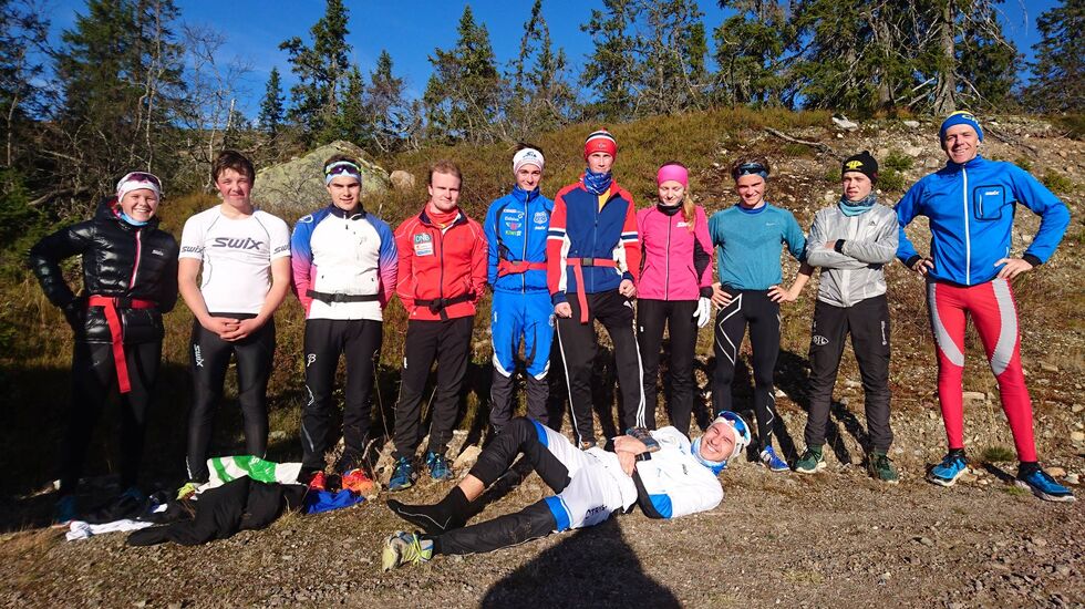 Deltakerne samlet etter onsdagens hardøkt. (Foto: Bjørn Burås)