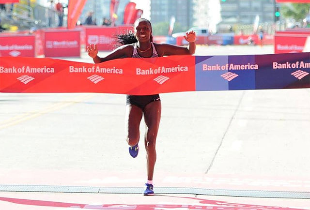 Florence Kiplagat vant Chicago Marathon på 2.21.32 og fikk vist at hun burde vært tatt ut på det kenyanske laget til OL. (Foto: arrangøren) 