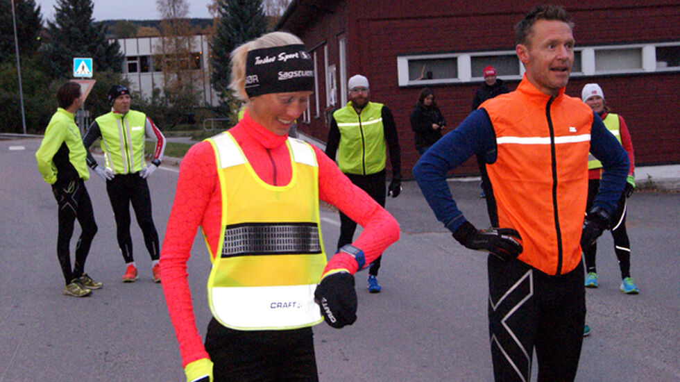 Fjorårsesongens første vinnere i Snøkuten, Marthe Katrine Myhre og Gard Ringstad, gjør seg klar til start. (Foto: Stein Arne Negård)