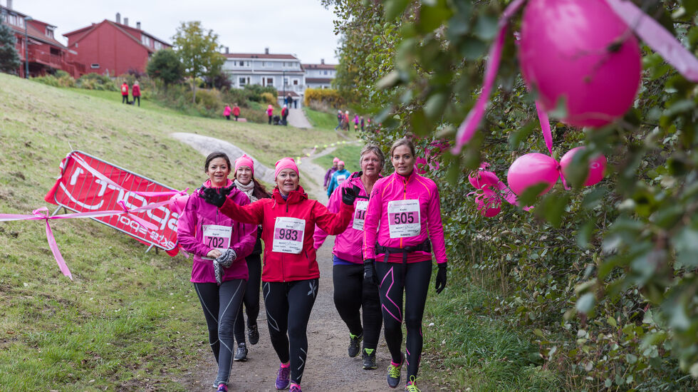 Rosa joggere langs Akerselva (foto: Stian Schløsser Møller).