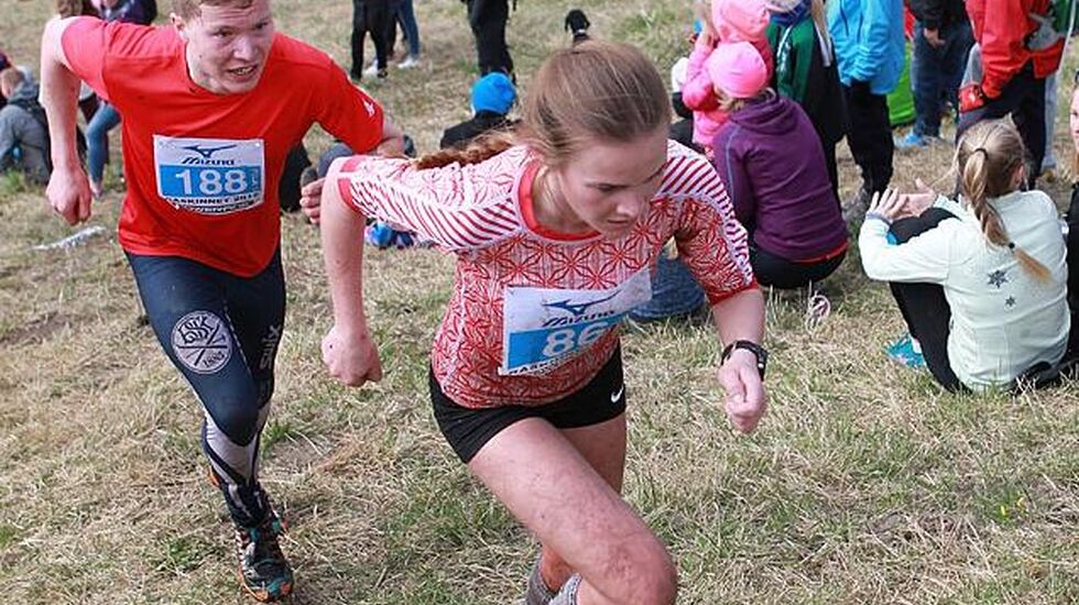 Tina Knutsmoen vant Nesodden på langs i den lengste løypa. Her er hun på vei mot seier i Råskinnet 2015 (foto: Kjell Vigestad).