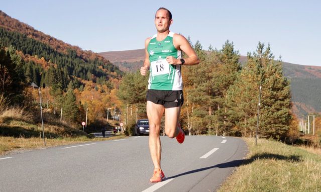 Selv om Olger Pedersen deltar på mange lokale løp, var dette første gang han var med på Snipsøyrvatnet Rundt. Det gikk så bra at han vant heile løpet.