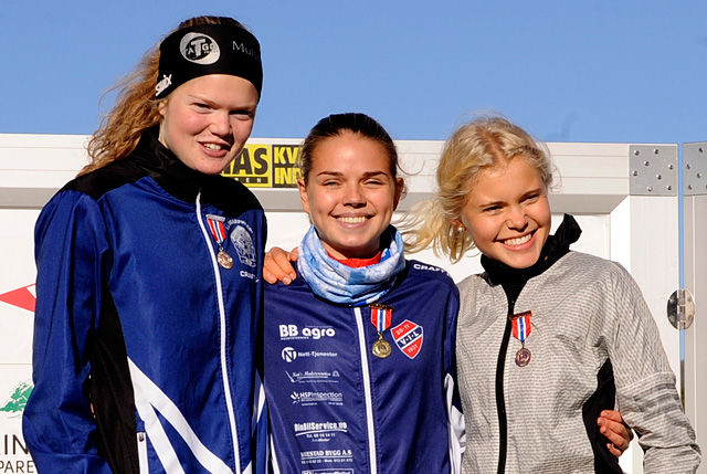 Alle de tre raskeste juniorjentene fra NM terrengløp - Mariann Roe, Stine Wangberg og Christine Næss - er tatt ut til nordisk. (Foto: Arne Dag Myking) 
