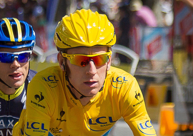 Bradley Wiggins vann Tour de France i 2012. Kort tid før rittet byrja, fekk han innvilga medisinsk fritak (TUE) til å bruke ein svært så potent dopinglista medisin (corticosteroids triamcinolone). (Foto: Wikipedia)  
