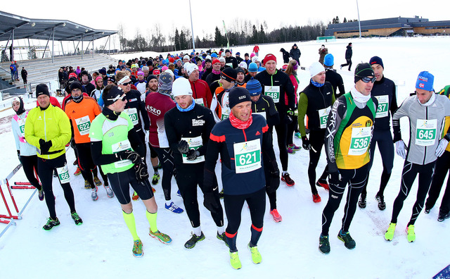 Bjørn Hytjanstorp bidrar med mange bilder til Kondis. Her fra starten på årets halvmaraton i Jessheim Vintermaraton for en drøy uke siden.