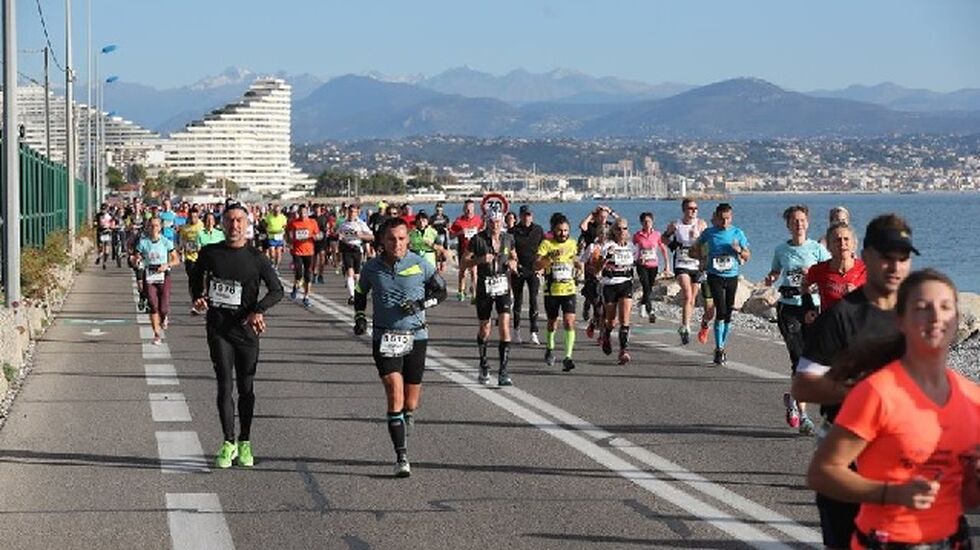 Fra årets Marathon des Alpes-Maritimes, Nice-Cannes som gikk under gode løpsforhold med forholdsvis kjølig vær (Arrangørfoto).