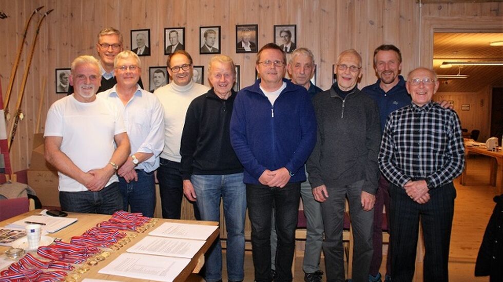18 løpere hadde alle løpene denne sesongen, hvorav 10 var til stede på premieutdelingen.