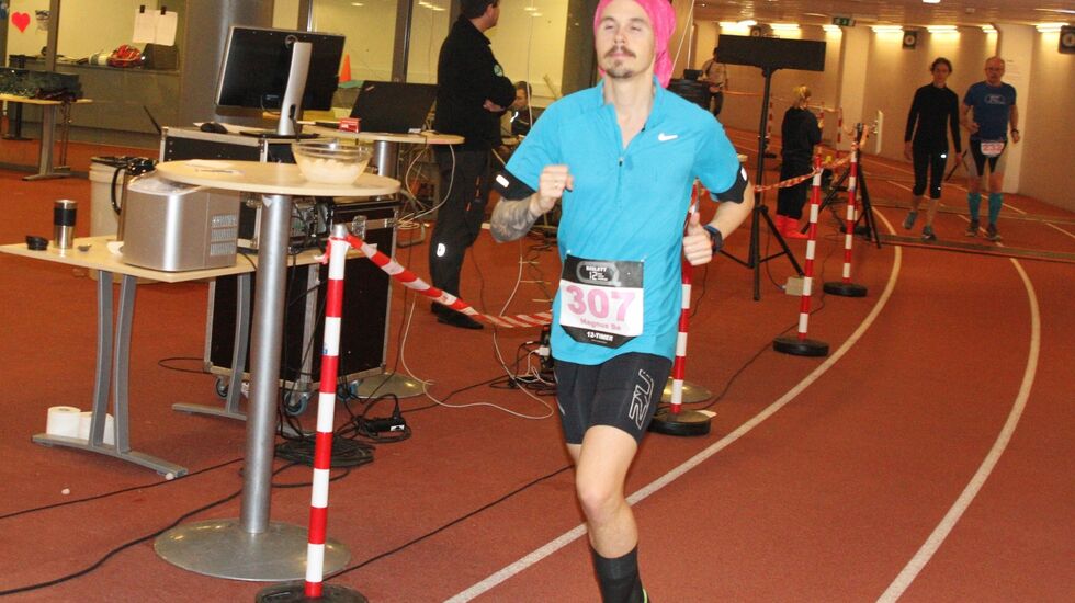 Bildet viser Magnus Thorud da han vant Bislett 12-timers med 123,966 km i 2016. (Foto: Olav Engen)
