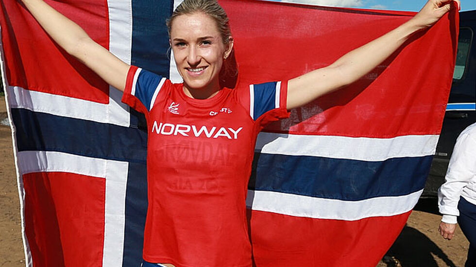 Karoline kunne stolt vise frem det norske flagget som beste europeiske løper i dag