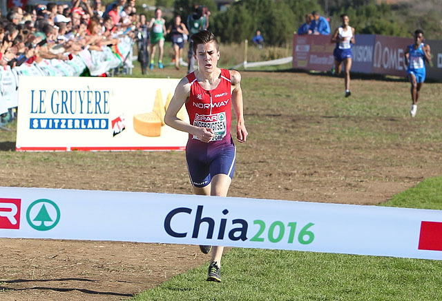 Jakob Ingebrigtsen tok gull i juniorklassen i fjor og kan fort gå hen å gjøre det samme i år. (Foto: Kjell Vigestad)