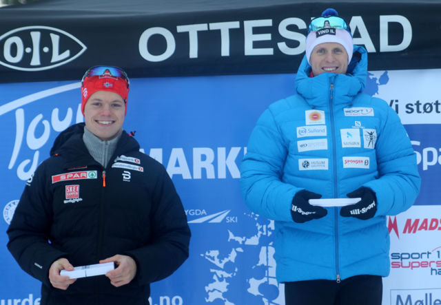 Kristian Græsli (til venstre) som sist helg imponerte med 10. plass (og 19. og 23.plass) i Skandinavisk Cup på Birkebeineren Skistadion, måtte se seg slått av Petter Soleng Skinstad på oppløpet på Gåsbu.