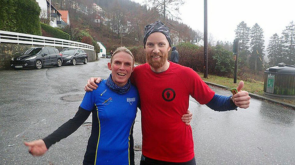 Nancy Sommer og Trygve Andresen smiler etter målgang - (Foto: Arrangøren)