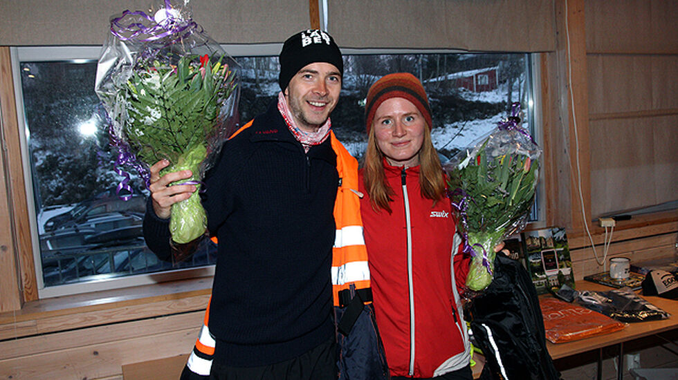 Vinnerne Vidar Dahle og Lina Rivedal fikk forsyne seg først fra premiebordet