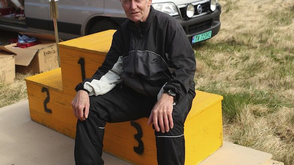 Leif Feøy sitter på feil trinn på seierspallen. Han stod som regel øverst. Foto: kondis.no