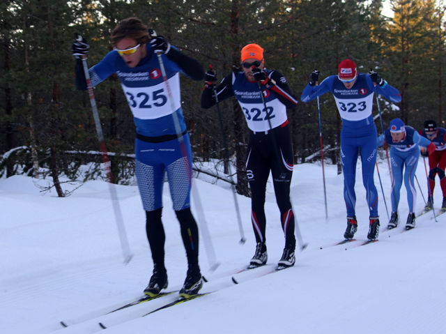 Teten 5 km ut i fjorårets renn der Christoffer Callesen drar foran Simen Engebretsen Nordli, Johan Edin, Fredrik Helgestad og Lars Bovold. 