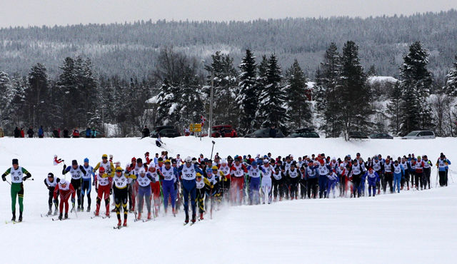 Fra starten i 2012 med 260 løpere fordelt på to puljer på Osensjøen. Rekorden skriver seg fra året etter da 301 stilte til start. (Foto: Erlend Olsen)