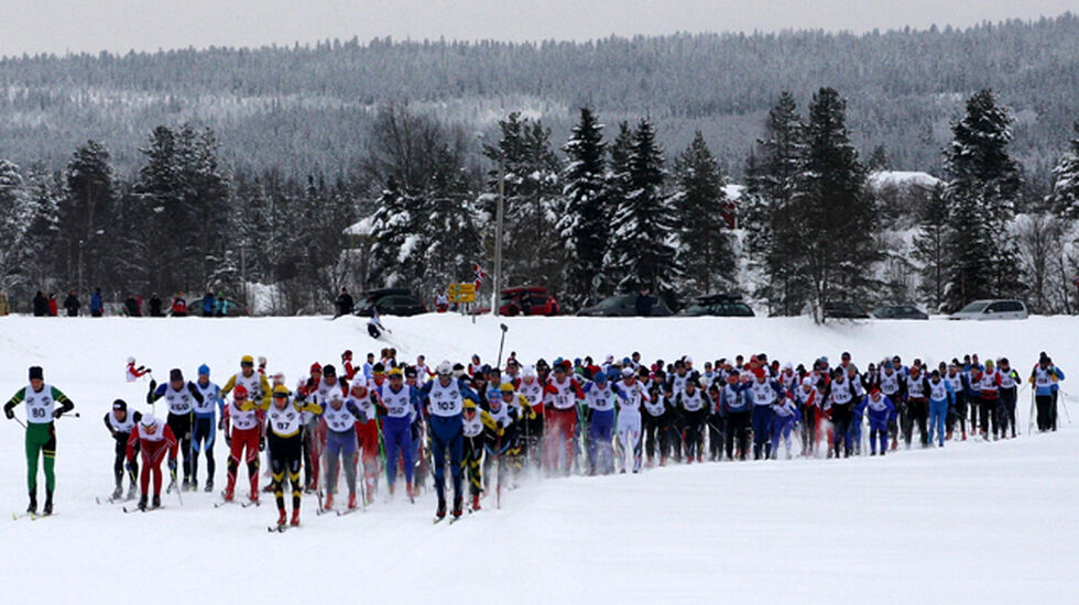 Fra starten i 2012 med 260 løpere fordelt på to puljer på Osensjøen. Rekorden skriver seg fra året etter da 301 stilte til start. (Foto: Erlend Olsen)
