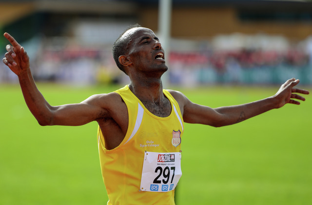 Weldu Gebretsadik fra BUL var beste herreløper på maraton i 2016. På bildet løper han inn til NM-gull på 10.000 m i 2014. (Foto: Erling Pande Braathen)
