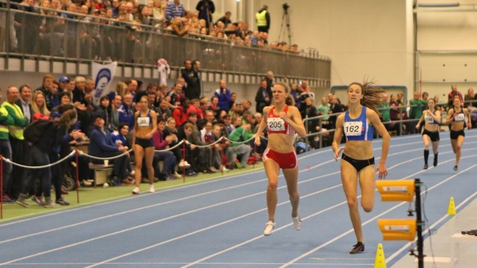 Sara Dorthea Jensen vinner kvinnenes 400 meter