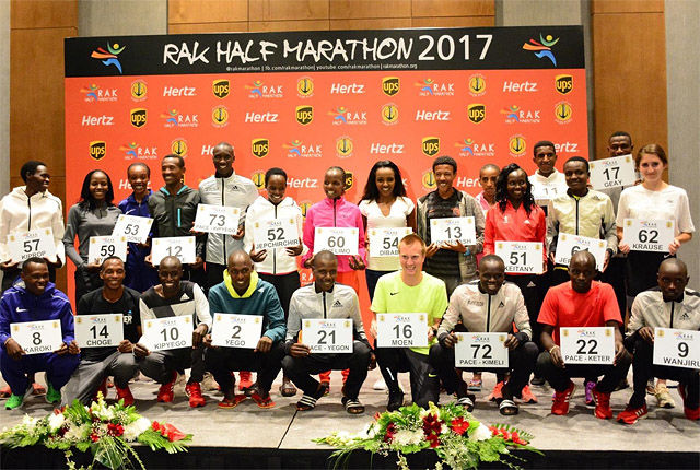Sondre Nordstad Moen med startnummer 16 skilte seg ut som eneste mannlige ikke-afrikaner i eliteklassen. (Foto: arrangøren) Sondre Nordstad Moen med startnummer 16 skilte seg ut som eneste mannlige ikke-afrikaner i eliteklassen. (Foto: arrangøren)